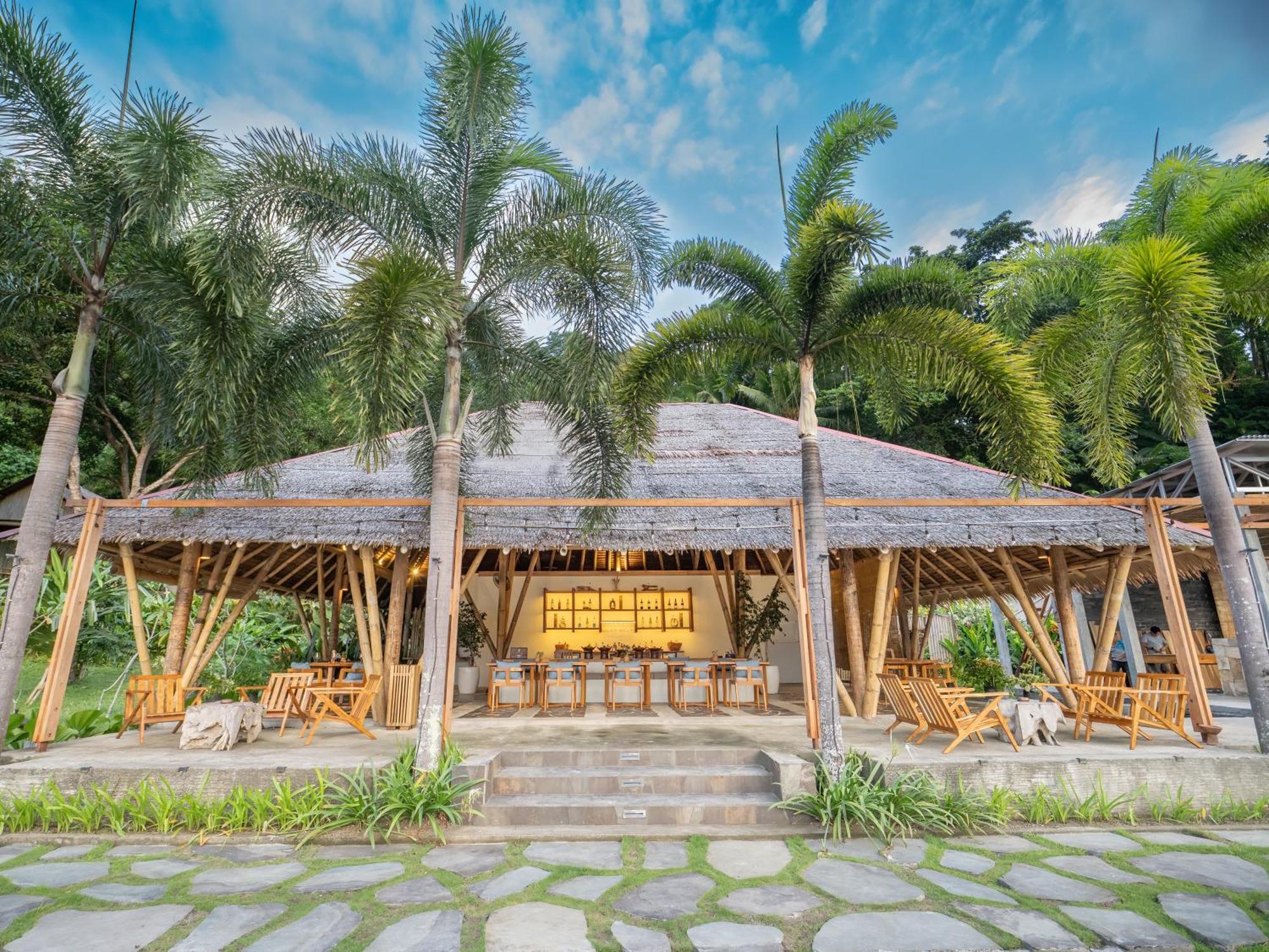 D'Lagoon Dive Resort Bitung Exterior photo